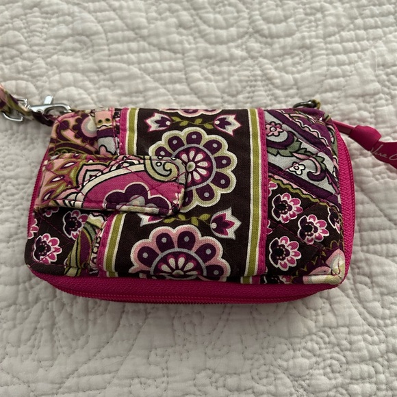 Zippered wallet with card and ID slot. - Picture 2 of 4